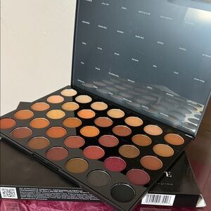 Morphe Warm Neutral & Amber Eyeshadow Palette